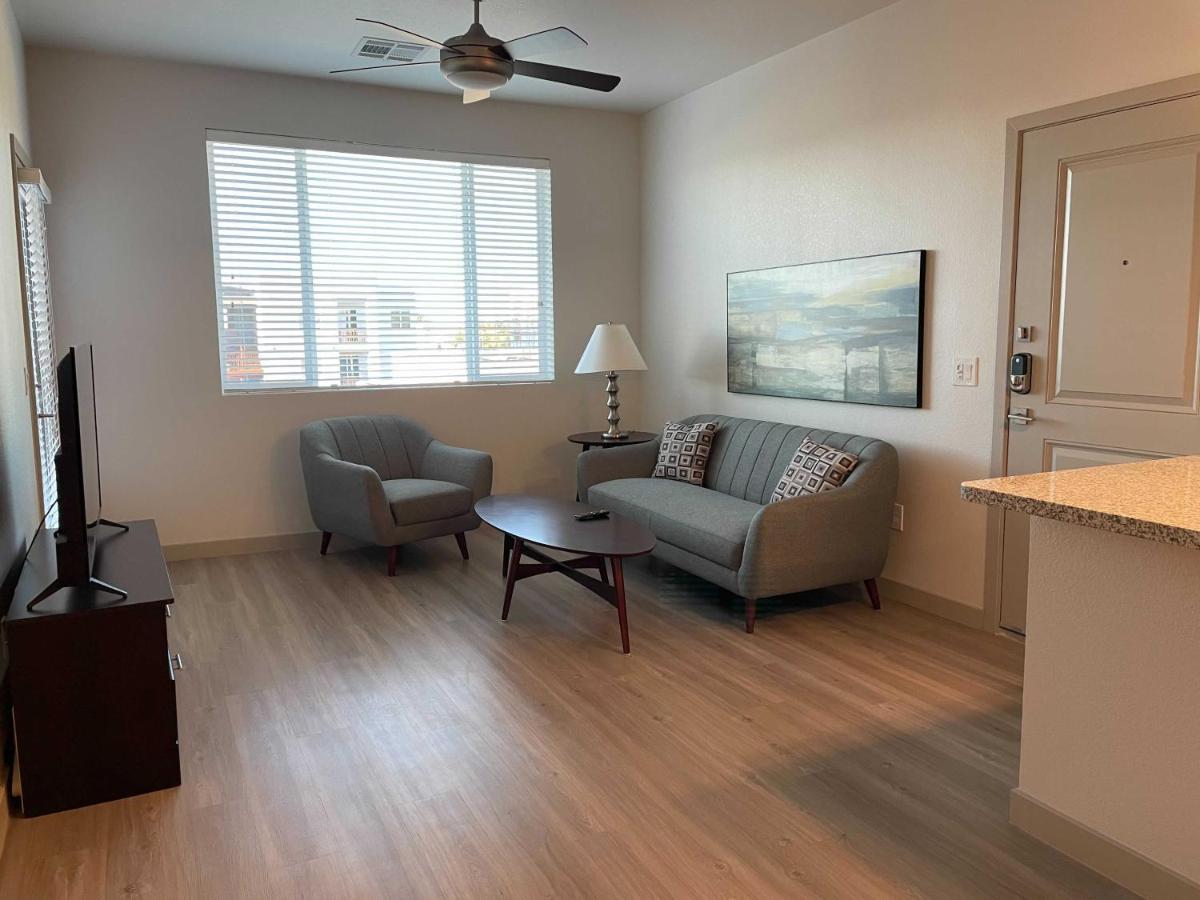 Stay Gia New Modern 1 Bedroom Apartment With Swimming Pool & Gym At Grayson Place Goodyear Ngoại thất bức ảnh