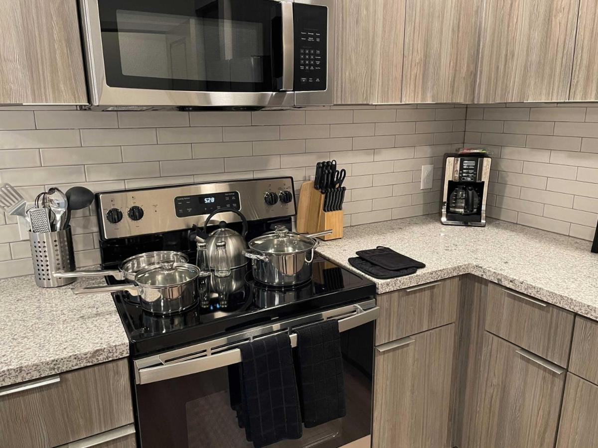Stay Gia New Modern 1 Bedroom Apartment With Swimming Pool & Gym At Grayson Place Goodyear Ngoại thất bức ảnh
